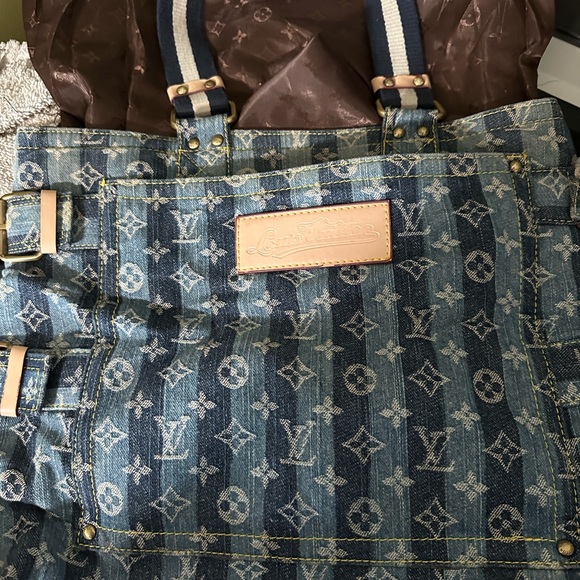 Louis Vuitton Blue Denim Tote with Logo - Picture 2 of 2